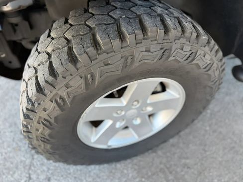 Used 2014 Jeep Wrangler Unlimited Sport w/ Quick Order Package 23S AWD/4WD image 19