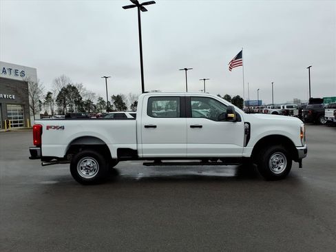 Certified 2025 Ford F250 XL w/ FX4 Off-Road Package image 2