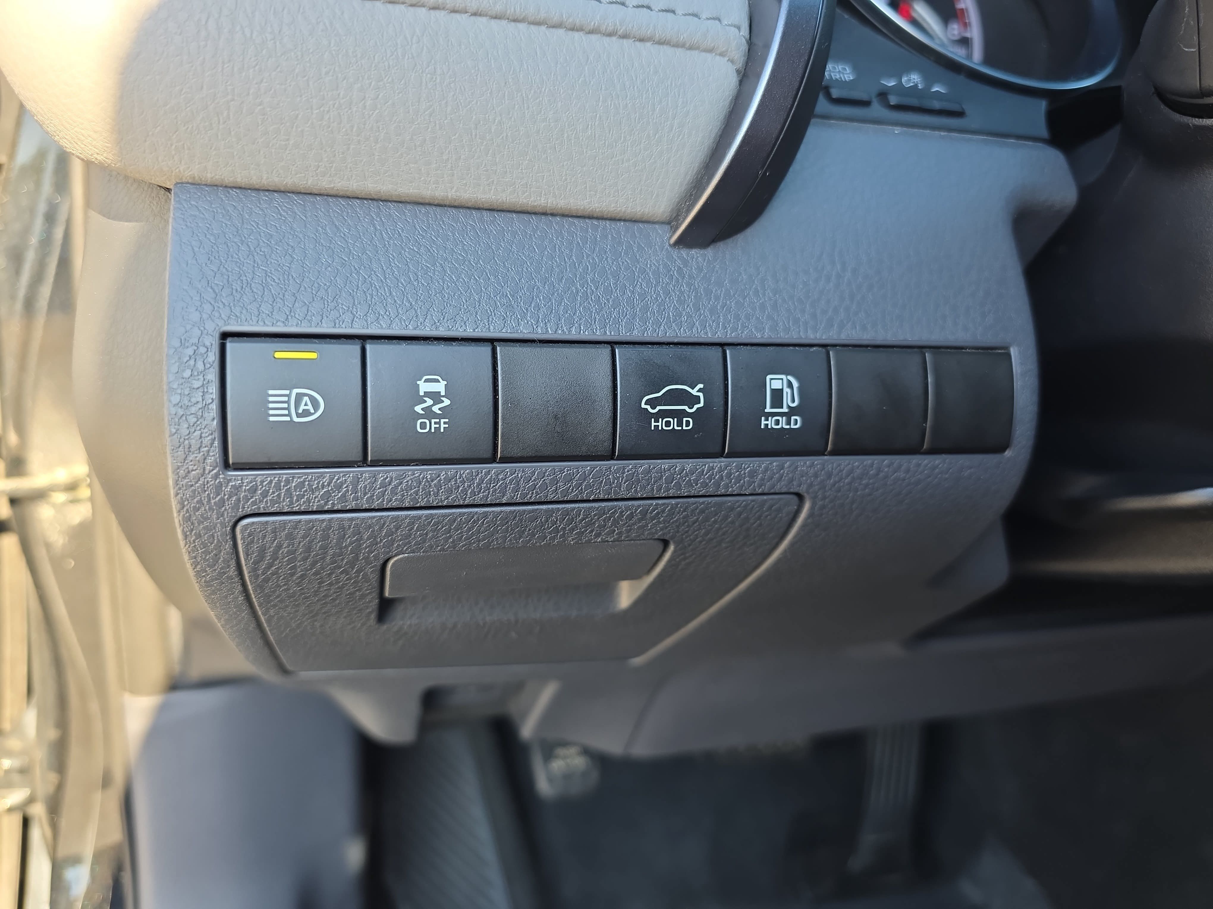 Used 2019 Toyota Camry SE FWD image 23