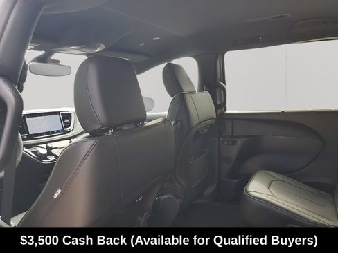 New 2026 Chrysler Pacifica Select FWD image 19