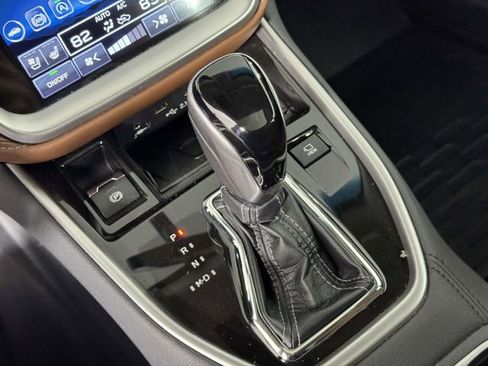 Used 2022 Subaru Outback Touring image 27