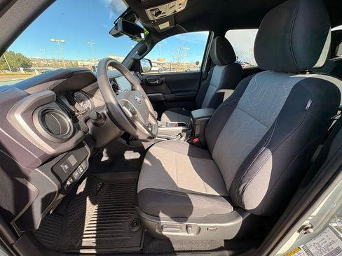 Used 2023 Toyota Tacoma 4x4 Double Cab image 12
