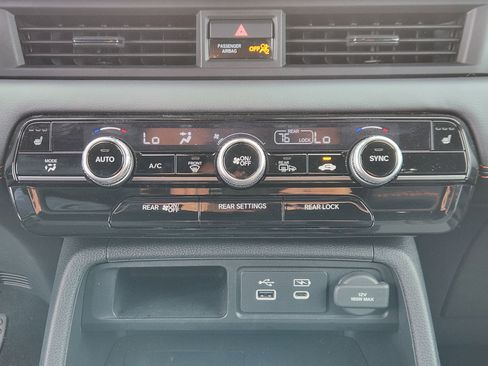 Certified 2025 Honda Pilot TrailSport image 22