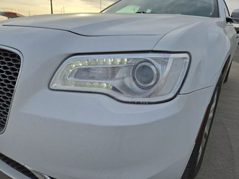 Used 2019 Chrysler 300 Limited image 6