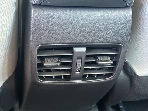 Used 2025 Toyota Corolla Cross L FWD image 15