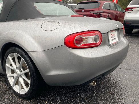 Used 2011 MAZDA MX-5 Miata Grand Touring w/ Premium Pkg image 11