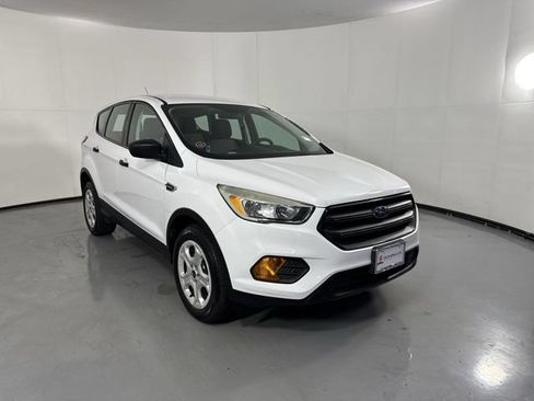 Used 2017 Ford Escape S FWD image 3