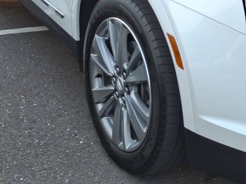 Used 2024 Cadillac XT5 Premium Luxury FWD image 6