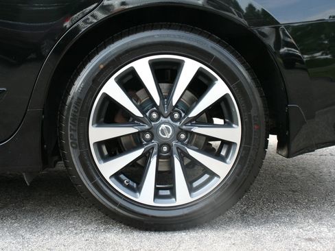 Used 2017 Nissan Altima 2.5 SV FWD image 12