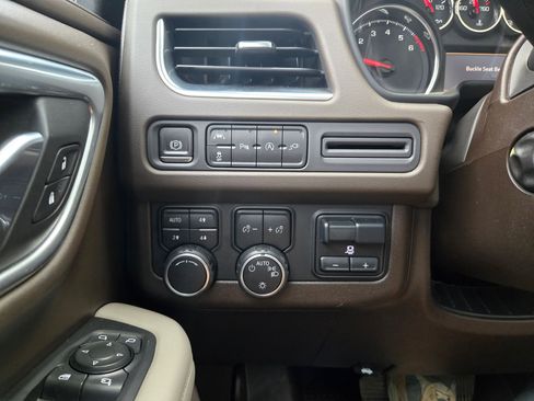 Used 2021 Chevrolet Tahoe LT w/ LT Signature Package image 26