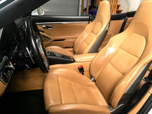 Used 2015 Porsche 911 Carrera S image 4