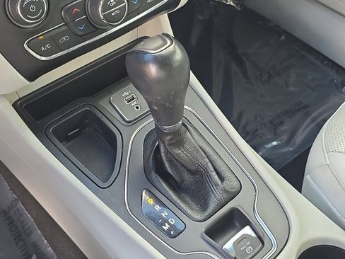 Used 2022 Jeep Cherokee Latitude Lux image 24