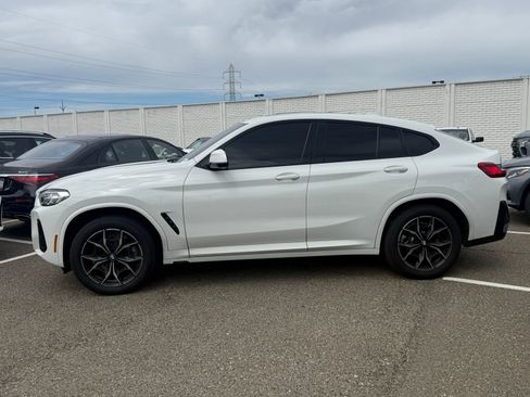 Used 2024 BMW X4 xDrive30i w/ Premium Package image 2