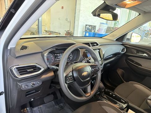 Used 2023 Chevrolet TrailBlazer LT w/ Convenience Package AWD/4WD image 10