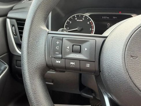 Used 2024 Nissan Rogue S FWD image 16