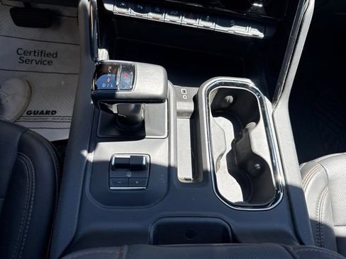 Used 2025 GMC Sierra 1500 AT4 w/ AT4 Premium Package AWD/4WD image 13