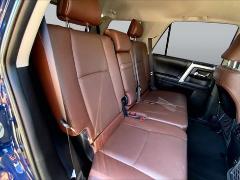 Used 2018 Toyota 4Runner Limited AWD/4WD image 19
