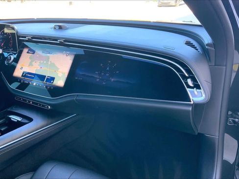 Used 2024 Mercedes-Benz E 350 4MATIC Sedan image 16