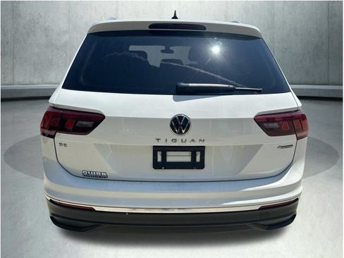 Used 2024 Volkswagen Tiguan SE AWD/4WD image 3