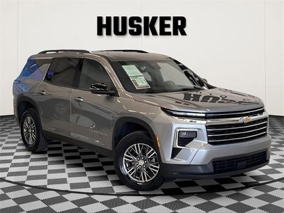 Used 2025 Chevrolet Traverse LT