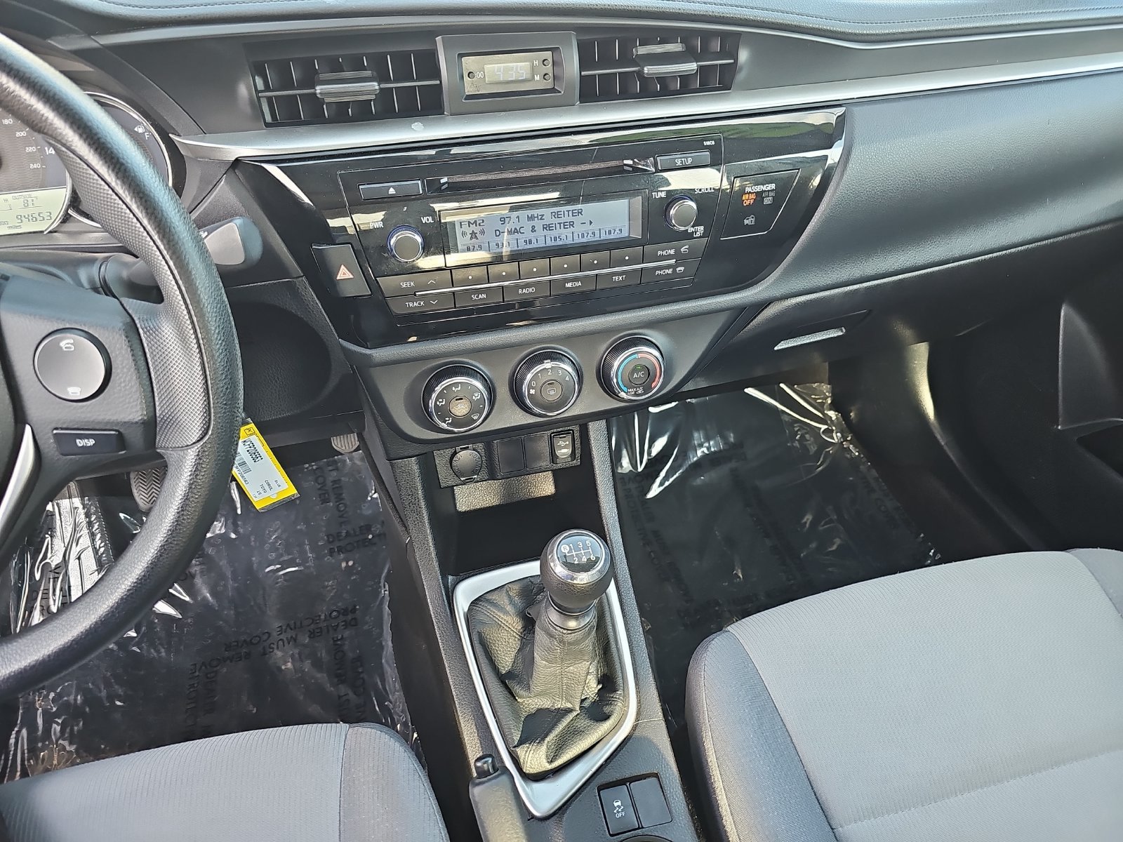 Used 2015 Toyota Corolla L FWD image 21