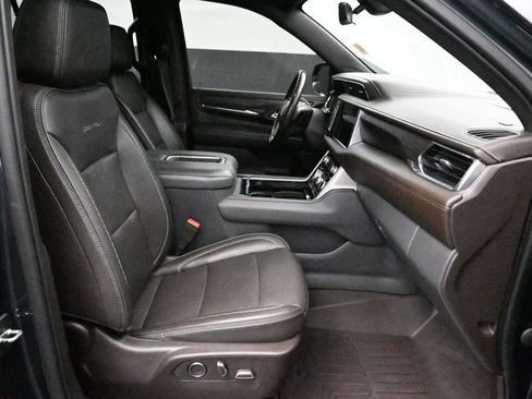 Used 2021 GMC Yukon Denali w/ Denali Premium Package AWD/4WD image 10