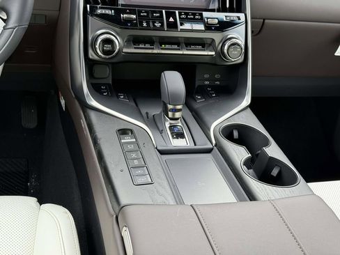 New 2026 Lexus LX 700h Luxury image 15