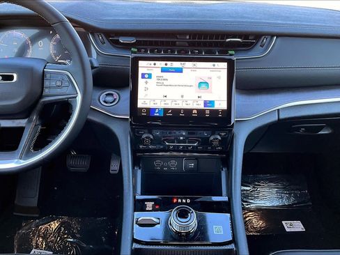New 2025 Jeep Grand Cherokee L Limited AWD/4WD image 7