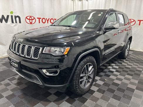Used 2017 Jeep Grand Cherokee Limited image 3