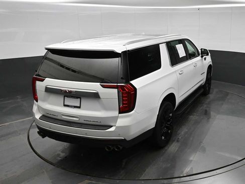 Used 2022 GMC Yukon XL Denali AWD/4WD image 29