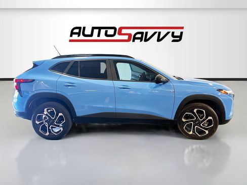 Used 2024 Chevrolet Trax RS w/ Sunroof Package FWD image 8