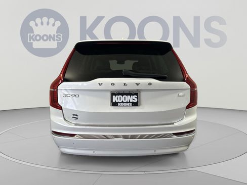Used 2023 Volvo XC90 T8 Ultimate AWD/4WD image 5