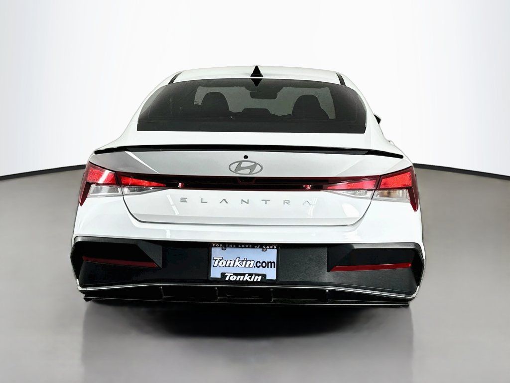 Used 2025 Hyundai Elantra Sport w/ Cargo Package FWD image 7