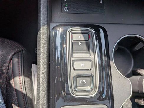 Used 2025 Honda Pilot Black Edition image 12
