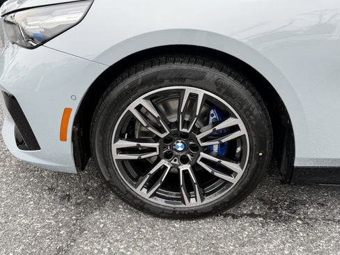 New 2026 BMW 530i xDrive w/ M Sport Package AWD/4WD image 7