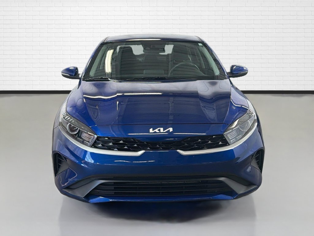 Used 2023 Kia Forte LXS w/ LXS Technology Package FWD image 2
