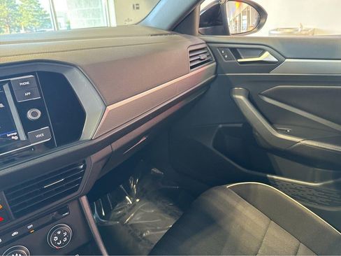 Used 2023 Volkswagen Jetta Sport FWD image 33