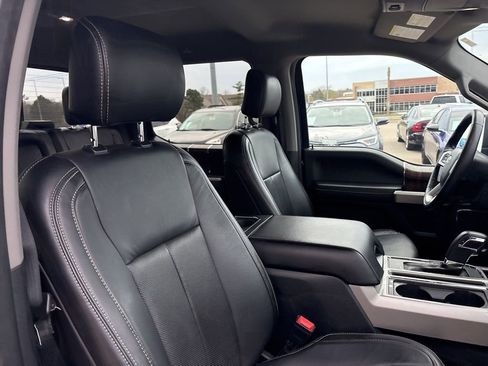 Used 2020 Ford F150 Lariat image 19