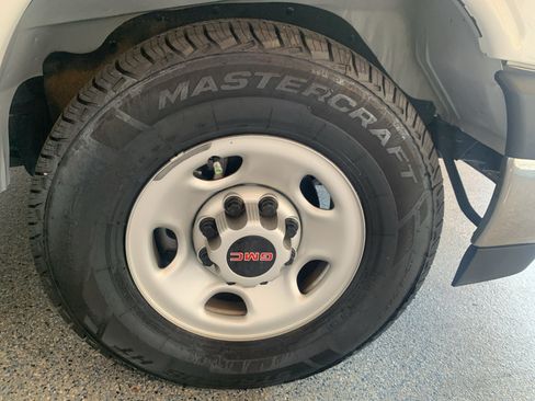 Used 2024 GMC Savana 2500 w/ Driver Convenience Package RWD image 27