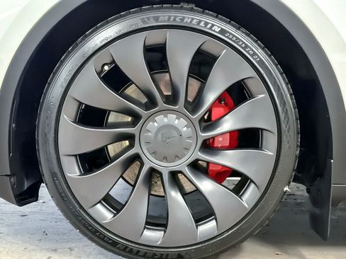 Used 2023 Tesla Model Y Performance AWD/4WD image 26