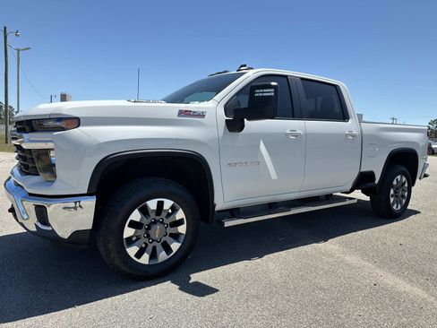 Used 2024 Chevrolet Silverado 2500 LT w/ All Star Edition AWD/4WD image 8