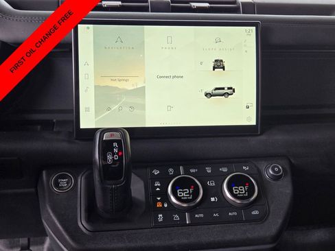 Used 2024 Land Rover Defender 130 X-Dynamic SE image 23