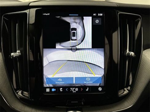 Certified 2025 Volvo XC60 B5 Plus w/ Climate Package image 17