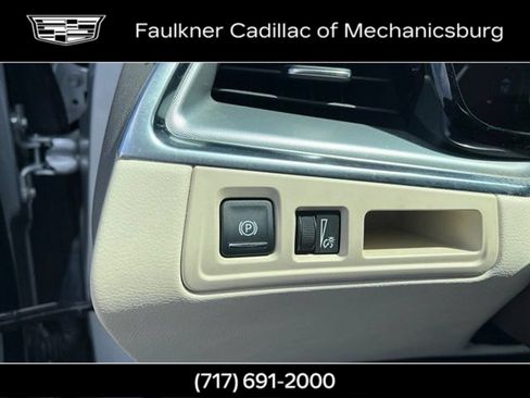 Used 2017 Cadillac XT5 Luxury w/ Driver Awareness Package AWD/4WD image 28