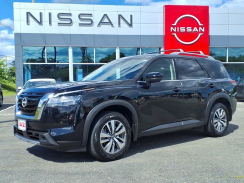 Used 2024 Nissan Pathfinder SL AWD/4WD image 1