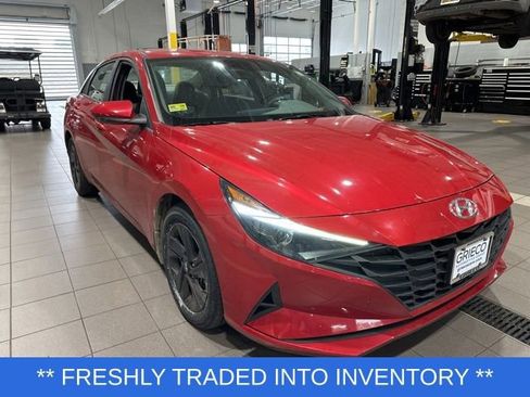 Used 2023 Hyundai Elantra SEL w/ Winter Weather Package FWD image 1