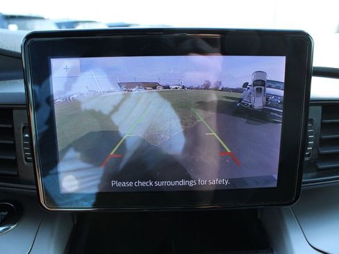 Used 2023 Ford Explorer XLT image 36