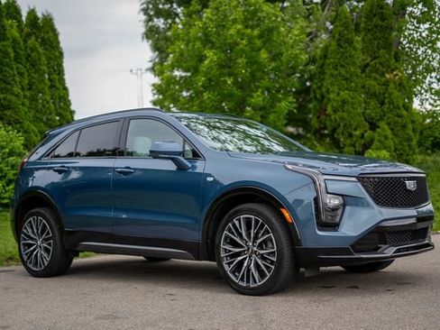 Used 2024 Cadillac XT4 Sport AWD/4WD image 3