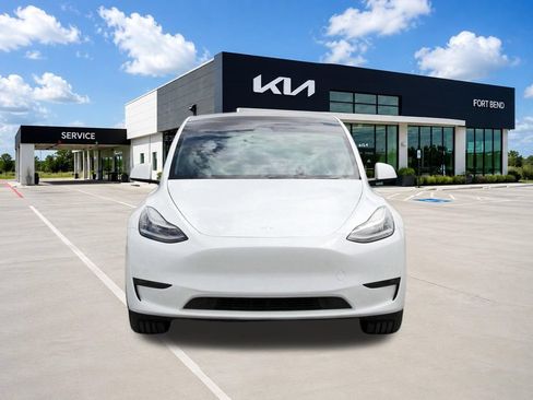 Used 2020 Tesla Model Y Long Range AWD/4WD image 2