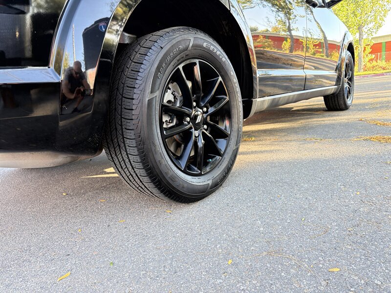 Used 2020 Dodge Journey SE w/ SE Popular Equipment Group FWD image 5
